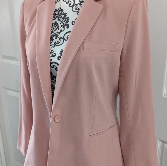 Banana Republic Rose Pink 4P blazer - Picture 4 of 11